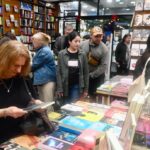Una mítica librería a metros del Obelisco liquida más de 5.000 libros desde 1.000 pesos