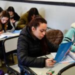 La Ciudad endurece las reglas de asistencia en el secundario