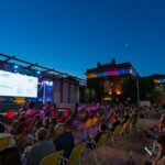 Cine, cumbia y suspenso: una noche inmersiva al aire libre en la Usina del Arte