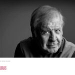 Arturo Puig llega al Cine Teatro El Plata con “Buenas Palabras”