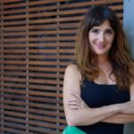 Jorgelina Aruzzi y “El ser querido”: un unipersonal donde el rock y el humor salvan de la tragedia